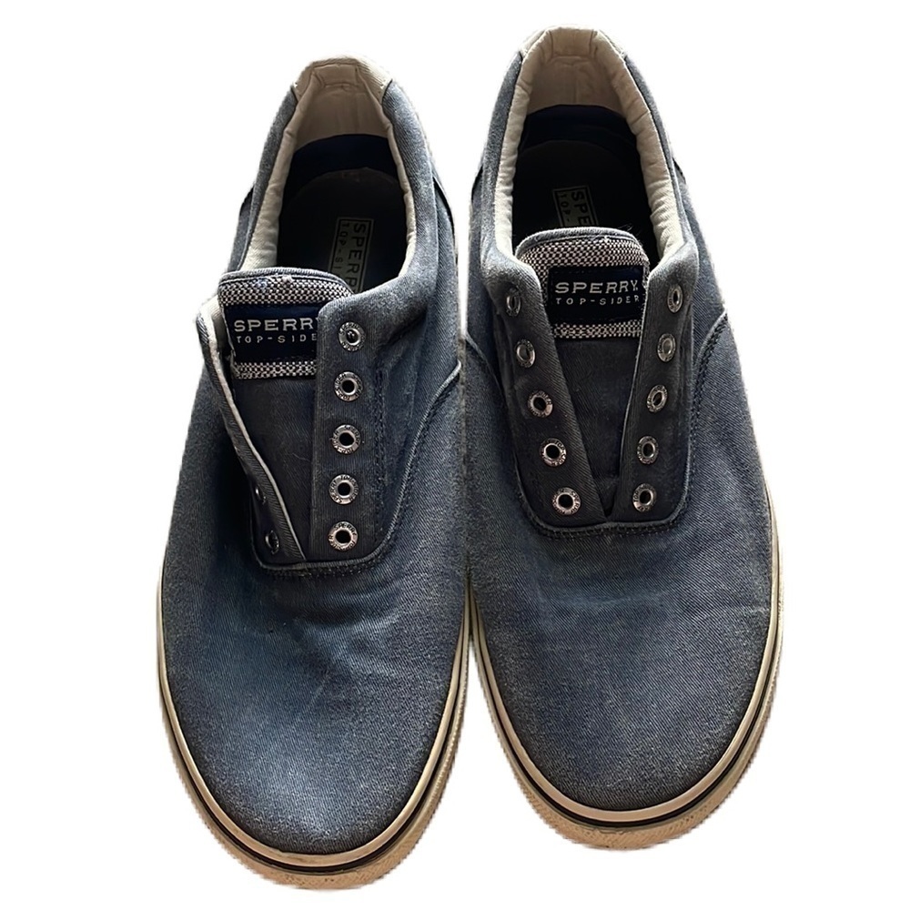 Sperry® Halyard size 11.5M in salt washed navy
